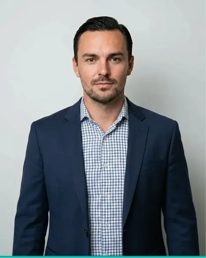 Jonas Brandt, Senior Associate